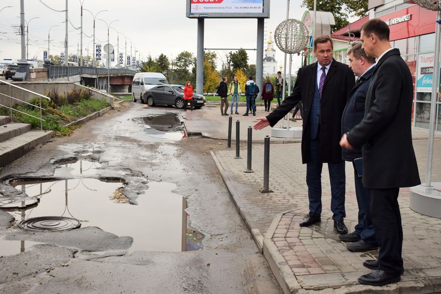 Дороги орел. Разбитая дорога в Орле. Город Орел дороги. Орловские дороги городские. Город Орел плохие дороги.