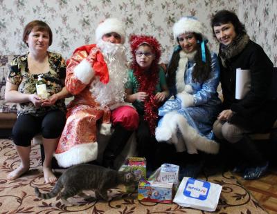 Дед Мороз и Снегурочка поздравили с наступающим Новым годом детей с ОВЗ  