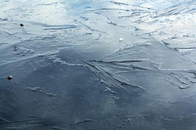 Орловцев начали информировать о правилах поведения на льду