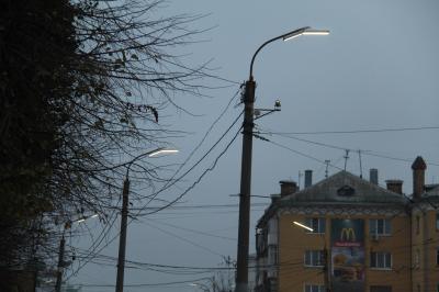 На Карачевском шоссе обновят 47 опор освещения