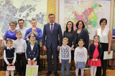 Александр Муромский поблагодарил многодетных родителей за вклад в укрепление семейных ценностей