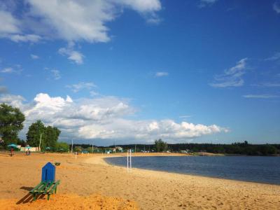 Пляжи на озере Светлая жизнь и в Городском парке культуры и отдыха готовят к купальному сезону