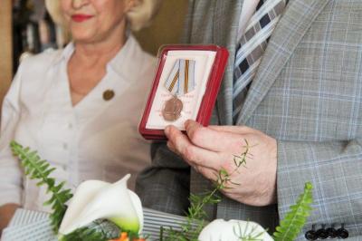 	Александр Муромский вручил юбилейные медали ещё двум ветеранам