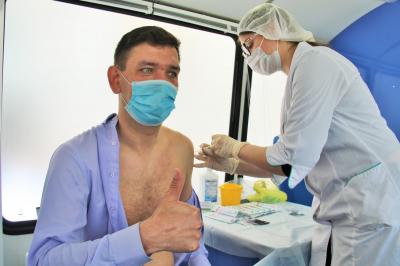 Вакцинация: сотрудники администрации Орла и муниципальной системы образования прививаются от коронавируса