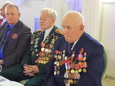Руководители города поздравили ветеранов Великой Отечественной войны с Днем Победы