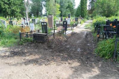 Уборка городских кладбищ продолжается