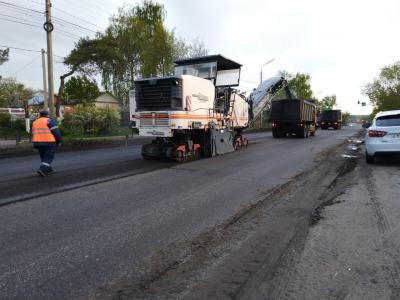 Болховское шоссе начали очищать от старого асфальта