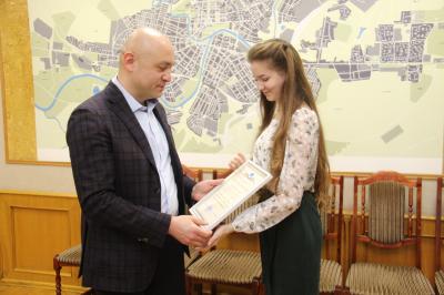 Мэр Орла поздравил победительниц Всероссийского конкурса «Большая перемена» 